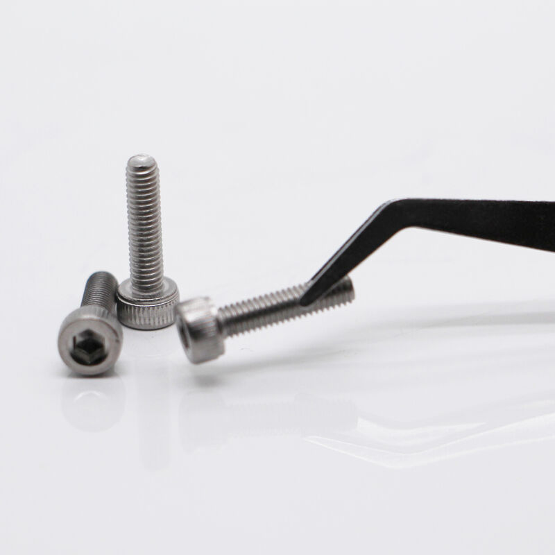 مسامير رأس المقلاة من الفولاذ المقاوم للصدأ فائقة الدقة M0.5-M3 مغلفة بالنيكل للتطبيقات الصناعية